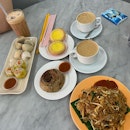 Decided to stop by for some food and drinks at the shop where Ipoh white coffee originated from.