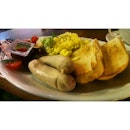 #breakfast #food #foodporn #sausage #coffee #bean #singapore #asia