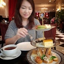 Delicious Afternoon Tea Set at S$28++ with a English Breakfast Tea from @highsocietysingapore at @marinabaysands.