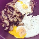 Easy peasy #fryup of #eggs & shrooms to accompany our bread from yesterday's class!