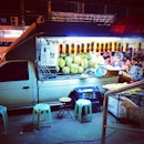 Mango/durian sticky rice stall along Yaowarat Rd #thailand #bangkok #stickyrice#travel #honeytravels #food