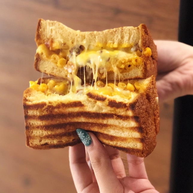 Bacon Mac ‘N’ Cheese Sandwich ($7.90)