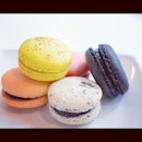 One Macaroon a day, keep unhappiness away ^.^