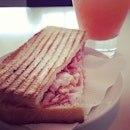 Hot #sandwich at my fav #airport lounge #food #foodie #foodporn