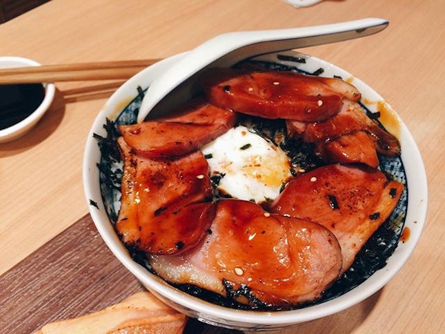 the more people we have at dinner, the more food we can order to try - glazed duck with onsen tamago don 🍚🍳🍱 #glazedduck #japanesefood #burpple #sushiro #foodie #foodiesg #foodstagram #japanesefood #sgfoodie