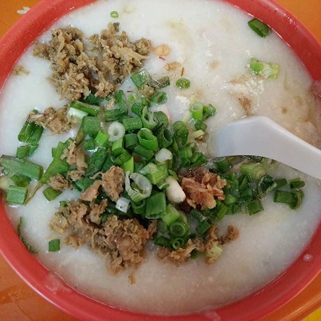 If you need Comfort Food u will need to come to Maxwell Hawker for the porridge.