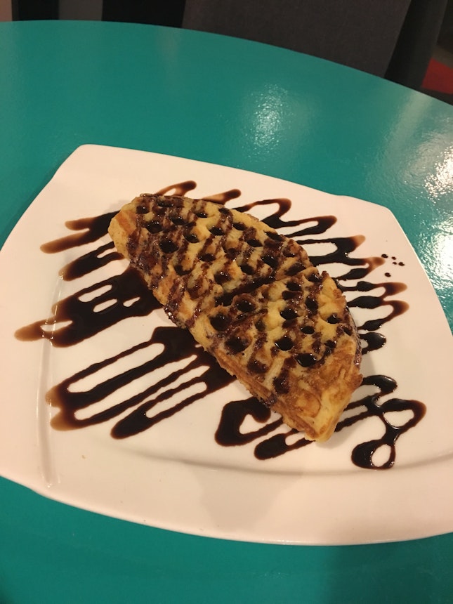 VEGAN Chocolate Waffle With Drizzle