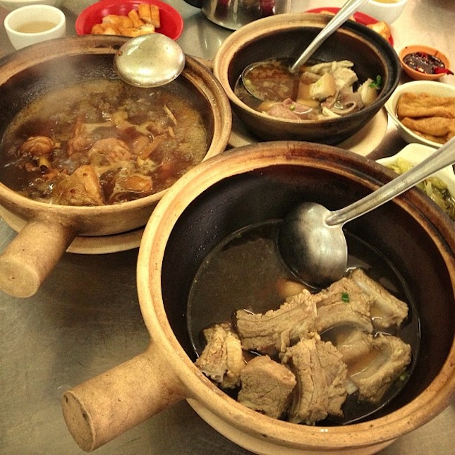 #bakkutteh #soyasaucechicken #chicken #soysauce #pork #pig #innards #liver #porkrib #porkribs #ribs #chinese #asian #herb #tea #soup #broth #stew