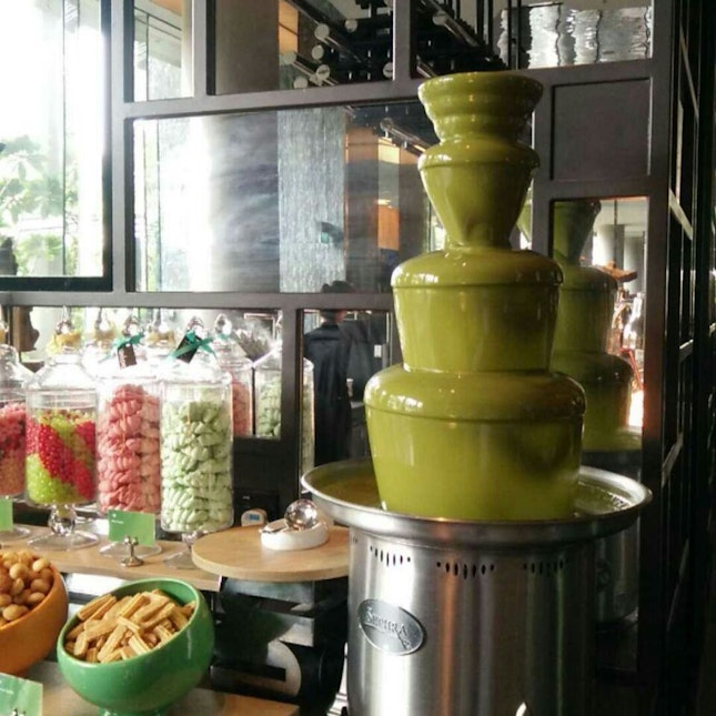 For Seafood, Asian Delights and a Chocolate Fountain!