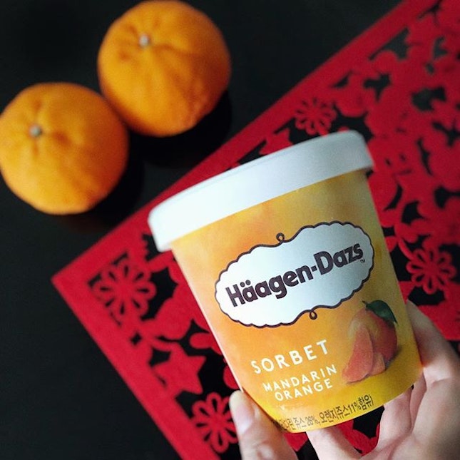 You know CNY is near when you start seeing mandarin orange items on the shelves
•
🆕 from @haagendazssg - Mandarin Orange Sorbet
Another item to add to your CNY shopping list 😄
.