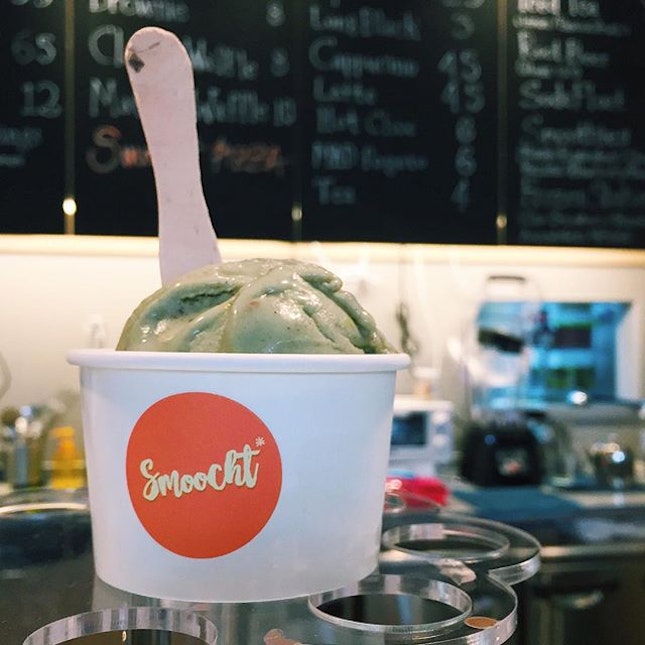 Pistachio ice cream ($3.50) 🍦
⭐️ 4.5/5 ⭐️
🍴The #smoocht ice creams are all artificial-free, dairy-free and egg-free, making it a healthy treat of only 100-150 calories!