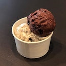 Ice cream ($6.10/ 2 scoops) 🍦
⭐️ 4/5 ⭐️
🍴Tried many different flavors and took awhile to settle on chocolate macadamia and cookies & cream as all were good.