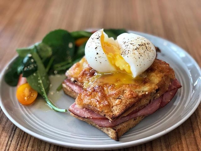 Croque Monsieur ($9 + $1.50 egg) 🍞🍳
Aka grilled ham and cheese toast ⭐️ 4.5/5 ⭐️
🍴Affordable & satisfying brunch option at #oldhencoffeebar, the ‘cheaper’ alternative to its sister branch of #oldhenkitchen.