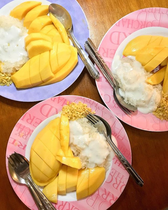 A definite must eat when in BKK 😻  Usually I don't really like mango sticky rice due to the coconut milk added :( but this didn't have any of those funky taste 👍🏻 and have a nice creamy savoury flavour instead.