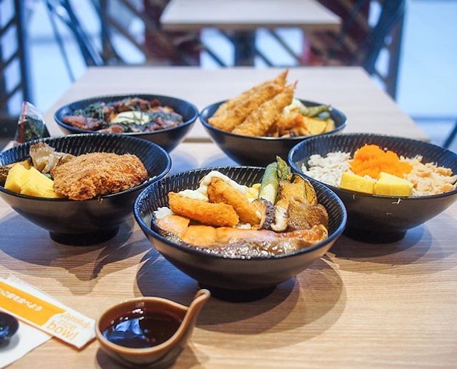 Yoshinoya @ Junction 8 has revamped their menu (and shop layout!) by adding rice bowls and ramen to cater more to non-beef eaters.