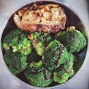 "Relyenong Bangus" (Stuffed Milkfish) & Broccoli 😊 Yummy!