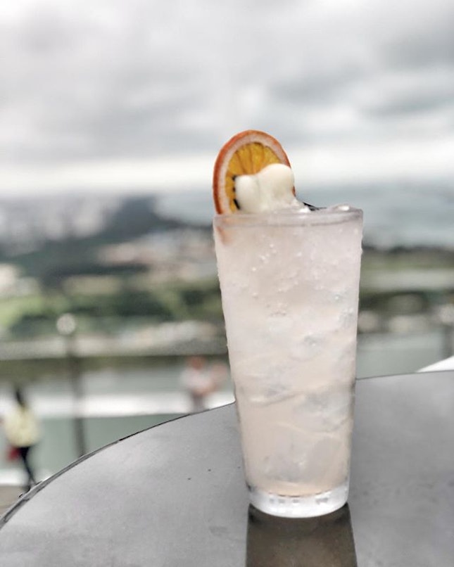 The greatest self is a peaceful smile, that always sees the world smiling back
•
🍹: East Side - S$22++
📍: @celavisingapore Singapore
📝: Min.