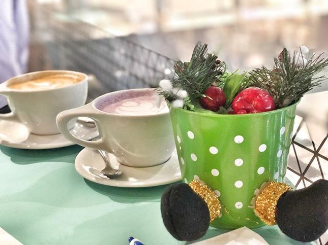 <🇩🇪> Weil die Weihnachtszeit die Zeit ist, der Glück und die gute Sachen mit alle zu teilen
<🇬🇧> Because Christmas is the time to share the joy and happiness
•
☕️: Latte - S$6.00
🍵: Taro Latte - $6.50
📍: @jewelcoffee Singapore