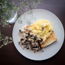 A very simple combination of lots of creamy mushrooms, scrambled eggs and lightly toasted bread (RM 15.90) is comforting enough for me, especially on such rainy days. 
