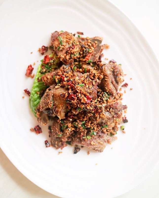 Using a portion of the duck meat from the Barbecued Peking Duck order, Chef Tan deep fried it with dried chilli, roasted minced garlic, pepper and fine salt, ala 避风塘 style.