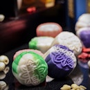For the Mid-Autumn Festival Party that happened recently at Sheraton Towers Singapore, we were given a sneak preview of the hotel’s 2019 collection of mooncakes.