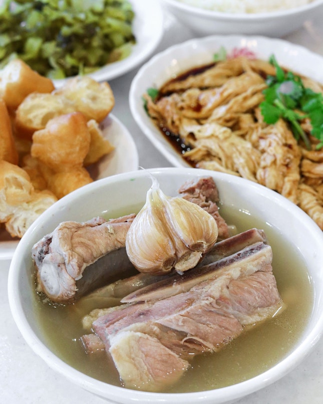 There’s been lots of shade thrown onto a certain bak kut teh recently, but let’s not forget that we are going to lose a heritage brand of over 40 years in the business.