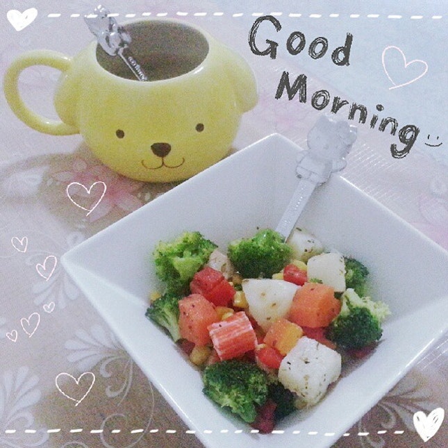Good morning~ヾ(^ω^*)
Salad for the start of the day~