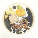 Grass Jelly Special 黑糖芦荟仙草冻 ($2)with taro balls, aloe vera Pearl jelly, black sugar jelly dice and milk ball.