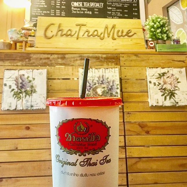 Mondays call for a cuppa @chatramuesg Cha Yen ชาเย็น, for an awesome start to the week!