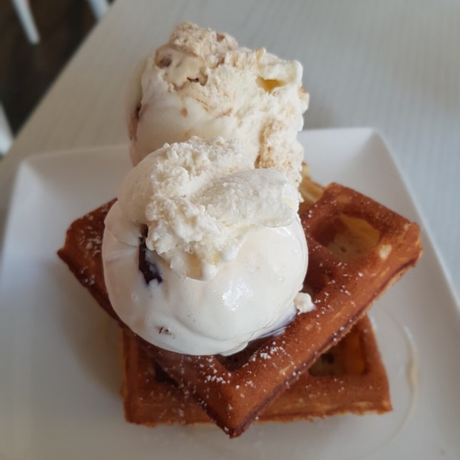 Ice Cream 🍨 With Waffles