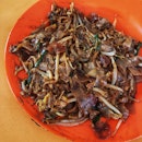 Char Kway Teow with A Queue