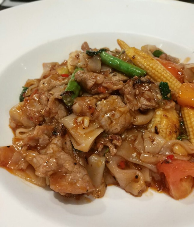 Thai Style Fried Kway Teow With Beef