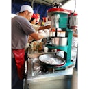 the famous chendol making with clock like precision.