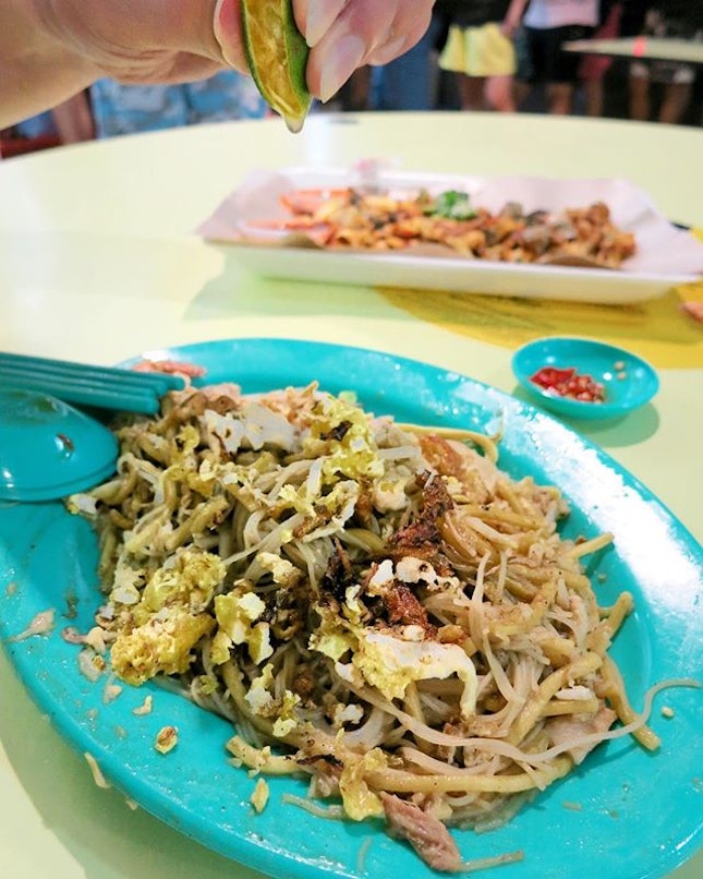 Dry Hokkien Mee ($5) with fragrant prawn stock, this dish is good for what it is, simple neighbourhood hawker fare.