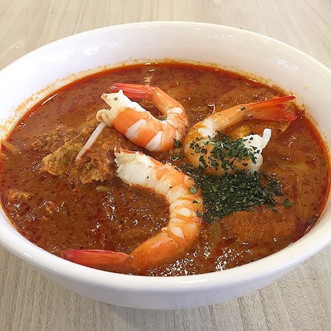 Nonya Laksa & Ondeh Ondeh [6pcs] @ HarriAnns Nonya Table, 230 Victoria Street, Bugis Junction Towers #01-01A.