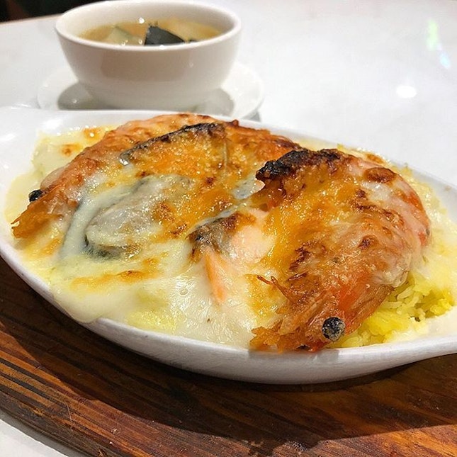 Cheese Baked Seafood Rice & Mango With Pomelo [Cold] @ Wan Chai Hong Kong Tea Room 湾仔香港奶茶店 | 2 Jurong East Street 21 | #03-51.