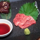 This Wagyu beef sashimi was absolutely marble-ous @foodievstheworld @antonhorologie @nikukatsumata .