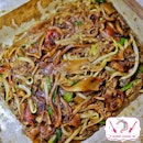 Char Kway Teow, $4 from 𝗛𝗶𝗹𝗹 𝗦𝘁𝗿𝗲𝗲𝘁 𝗙𝗿𝗶𝗲𝗱 𝗞𝘄𝗮𝘆 𝗧𝗲𝗼𝘄⠀