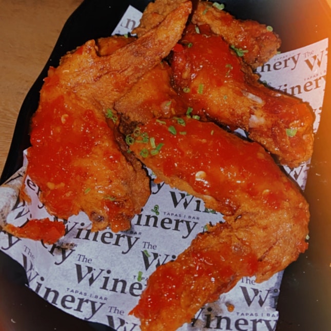 Hot Glaze Chicken Wings ($14)