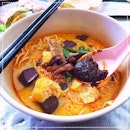 [New Cathay Coffee Shop] White Curry Mee, RM5 / S$1.60.