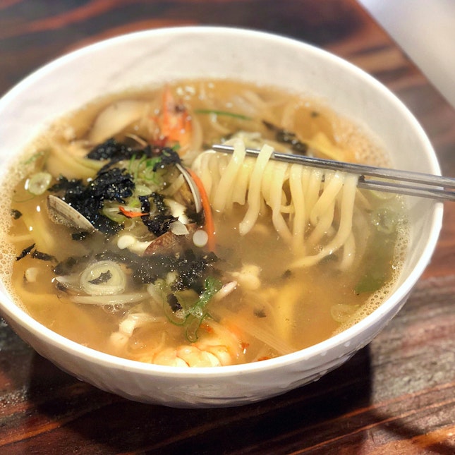 Haemul Kalguksu / Handmade-noodle Soup with Seafood [$12.90]