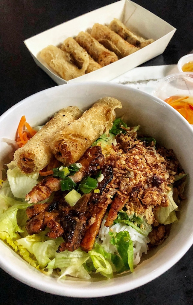 Be Spoilt For Choice Here With Their Extensive Menu Of 🇻🇳 Fare