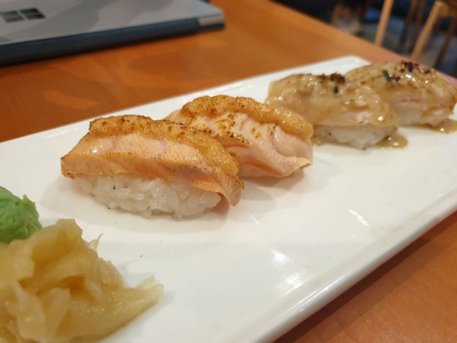 Aburi Salmon Sushi 