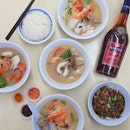 Shun Feng Crayfish
顺丰一品煲
*
Crystal Crayfish Delight ~ $7.0/$12.0
(水晶虾婆煲)
~
Abalone Slices Delight ~ $7.0
(鲍鱼片煲)
~
Mackerel Slices Delight ~ $7.0
(马鲛鱼煲)
~
Red Grouper Slices Delight ~ $8.0
(红斑鱼煲)
~
Add 1 shot of Liquor in your fish soup?