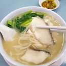 The gloomy weather really got me missing this SOUPerb bowl of piping hot sliced fish soup!