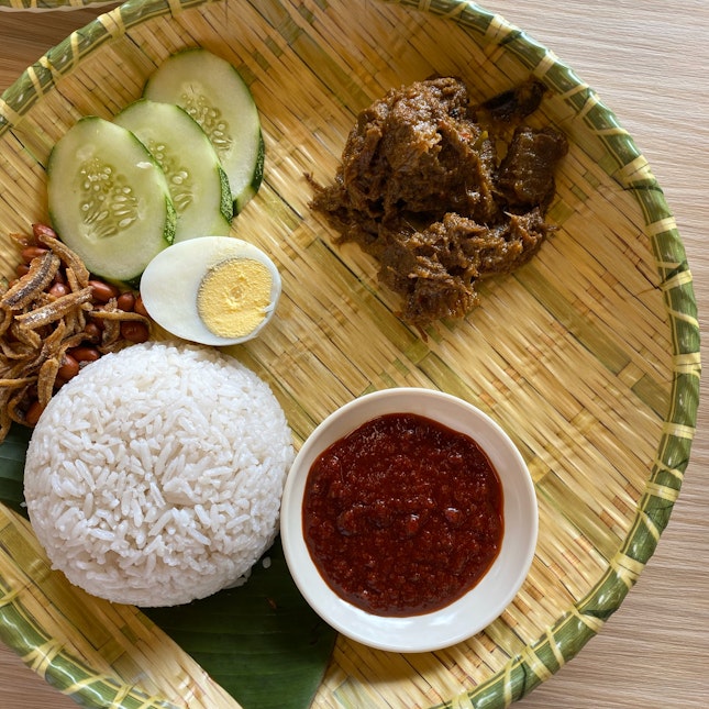 Nasi Lemak Daging (RM15.90)