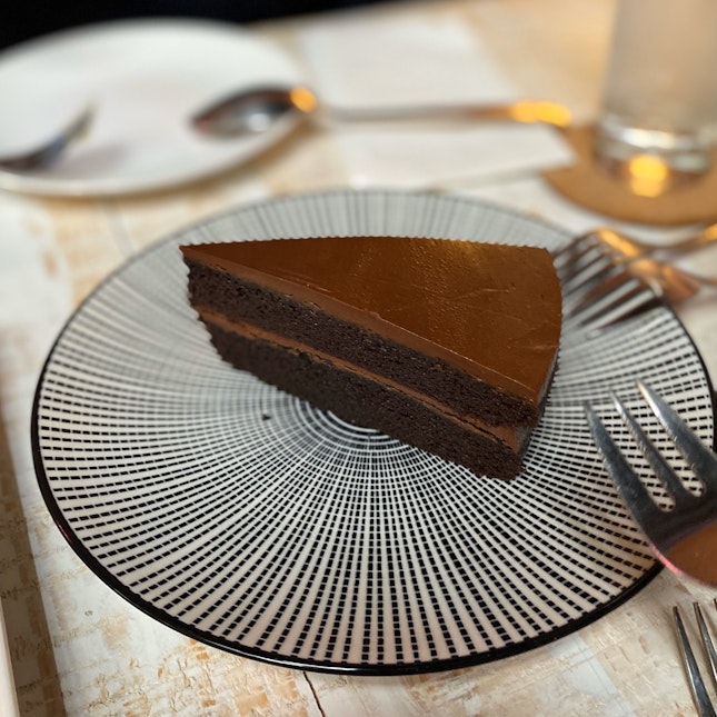 Classic Chocolate Cake (RM15)