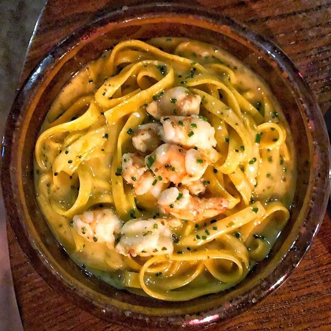 [Clarke Quay] The fettuccine was a little under and the Argentine red shrimp were a little over, but that didn’t stop this dish from being the standout of the night.