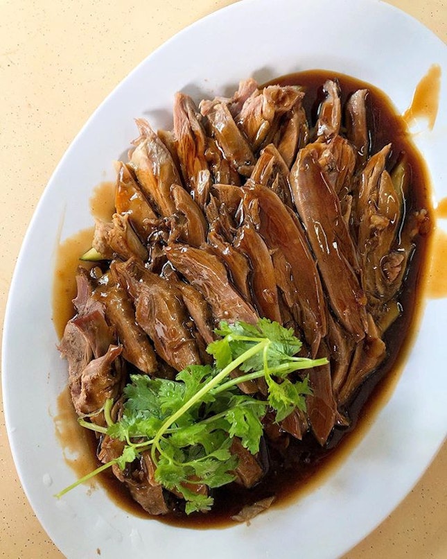 [Farrer Park] I was devastated when the original founder retired years ago and it’s nice that his brother-in-law decided to revive the business, with the same recipe, but the duck lacks the same smooth mouthfeel, and the gravy seems more dominated by the prominent herbal flavour of cinnamon and anise than before.
