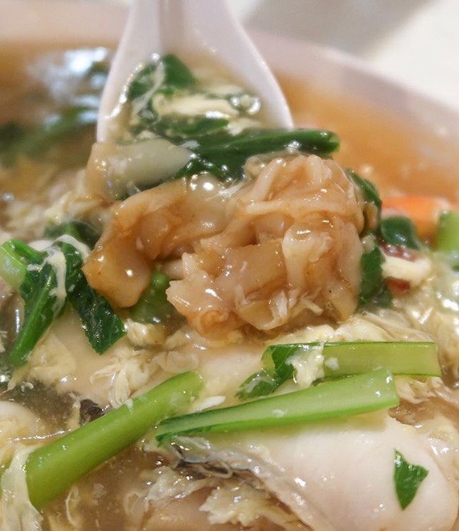 There are so many places where you can get your tze char favourites like hor fun and fried rice, but where do you go if you want your usual tze char fare but also crave for some Thai flavours?